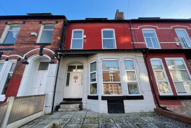 5 bed flat, Ash Grove, Longsight, Manchester, M145GQ - Image 1